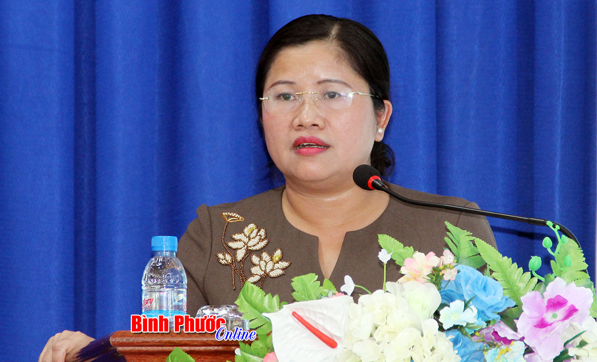 Ph&oacute; b&iacute; thư thường trực Tỉnh ủy Trần Tuệ Hiền ph&aacute;t biểu tại buổi giao ban 