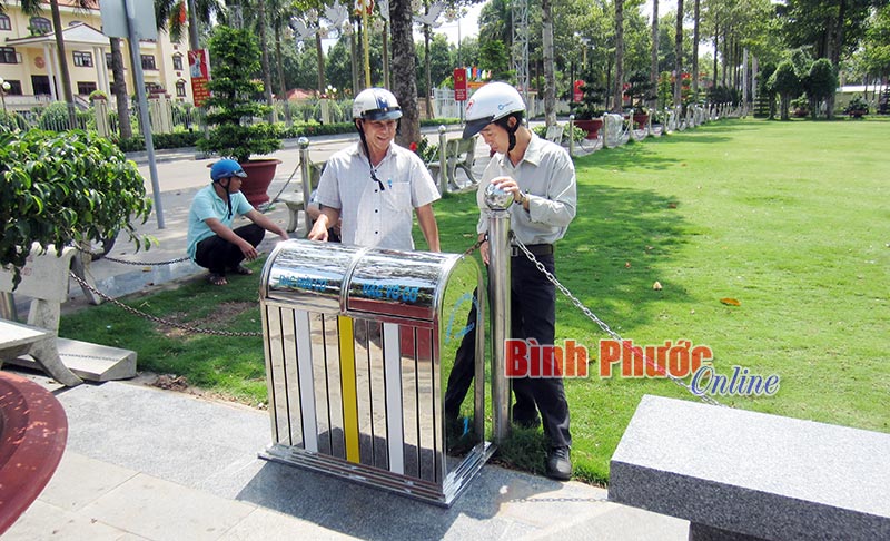 Đặt 30 thùng rác thẩm mỹ tại khu vực Quảng trường 23