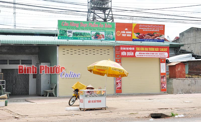 Tạm ngưng hoạt động cửa hàng thực phẩm an toàn huyện Hớn Quản