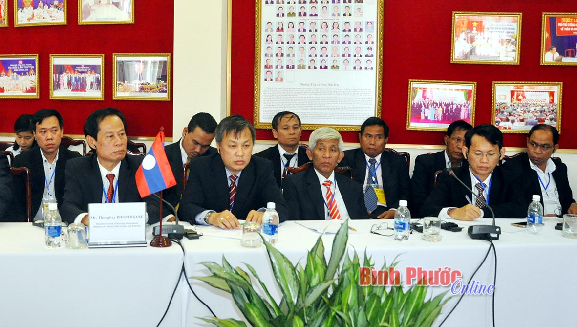 Đoàn cán bộ Tiểu ban môi trường - xã hội Lào dự hội nghị