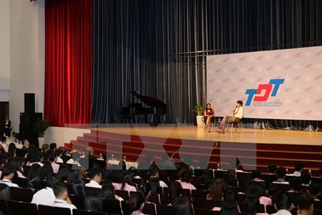 Thu tuong Trudeau binh di, coi mo khi gap go sinh vien TP.HCM - Anh 8