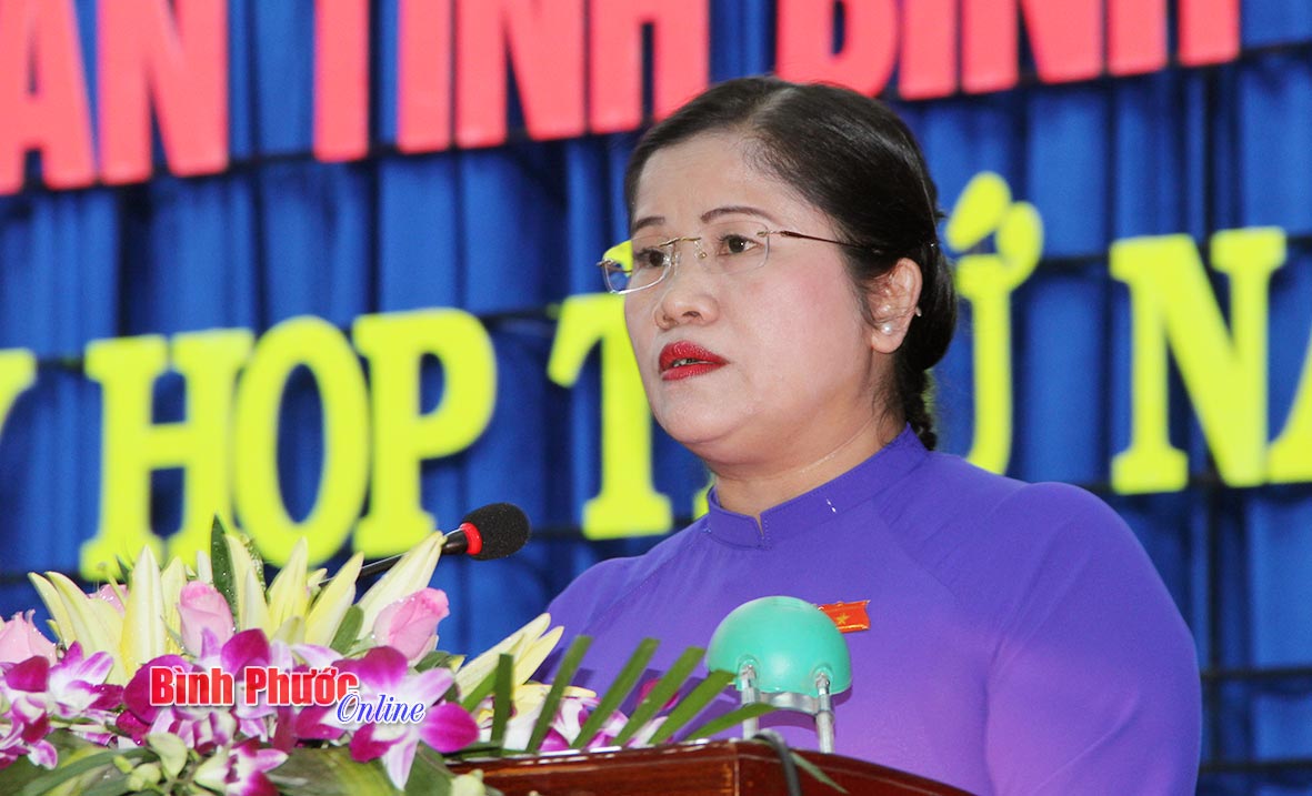 Đồng chí Trần Tuệ Hiền, Chủ tịch HĐND tỉnh phát biểu khai mạc kỳ họp