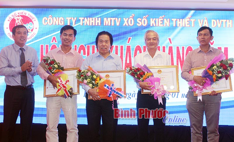 122 Đại Lý Vé Số Bình Phước Dự Hội Nghị Khách Hàng Năm 2018 - Binh Phuoc,  Tin Tuc Binh Phuoc, Tin Mới Tỉnh Bình Phước