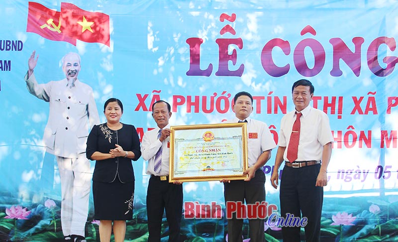 Phước Tín đón bằng công nhận đạt chuẩn nông thôn mới