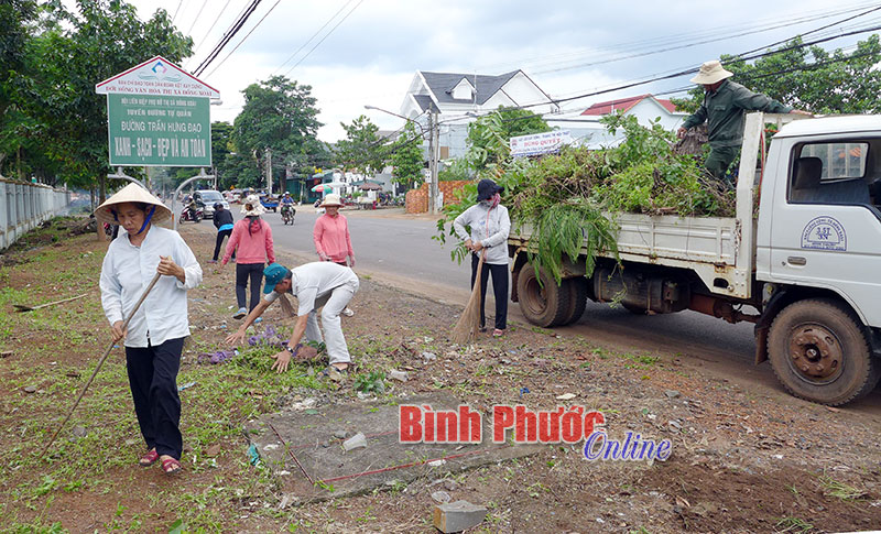 Phụ nữ Đồng Xoài xây dựng nông thôn mới, đô thị văn minh