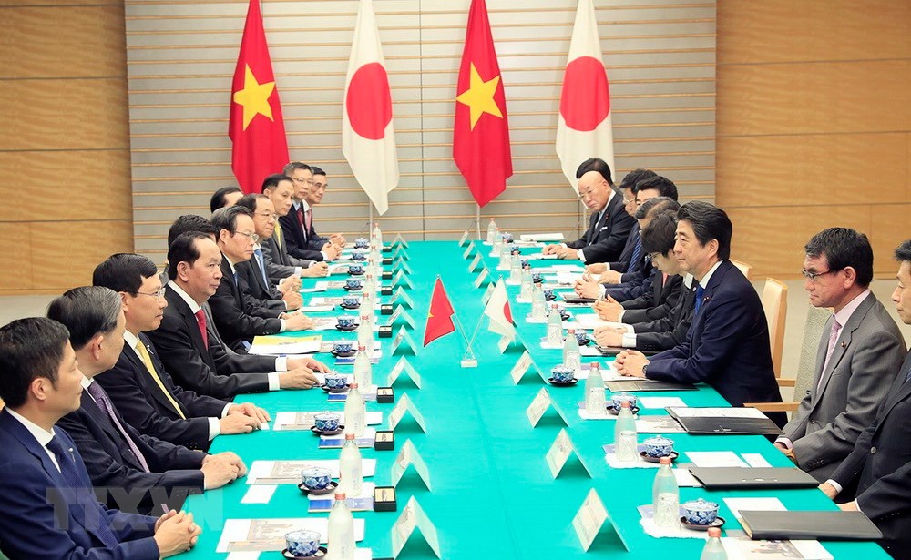 Chủ tịch nước Trần Đại Quang hội đàm với Thủ tướng Nhật Bản Shinzo Abe. (Ảnh: Nhan Sáng/TTXVN)