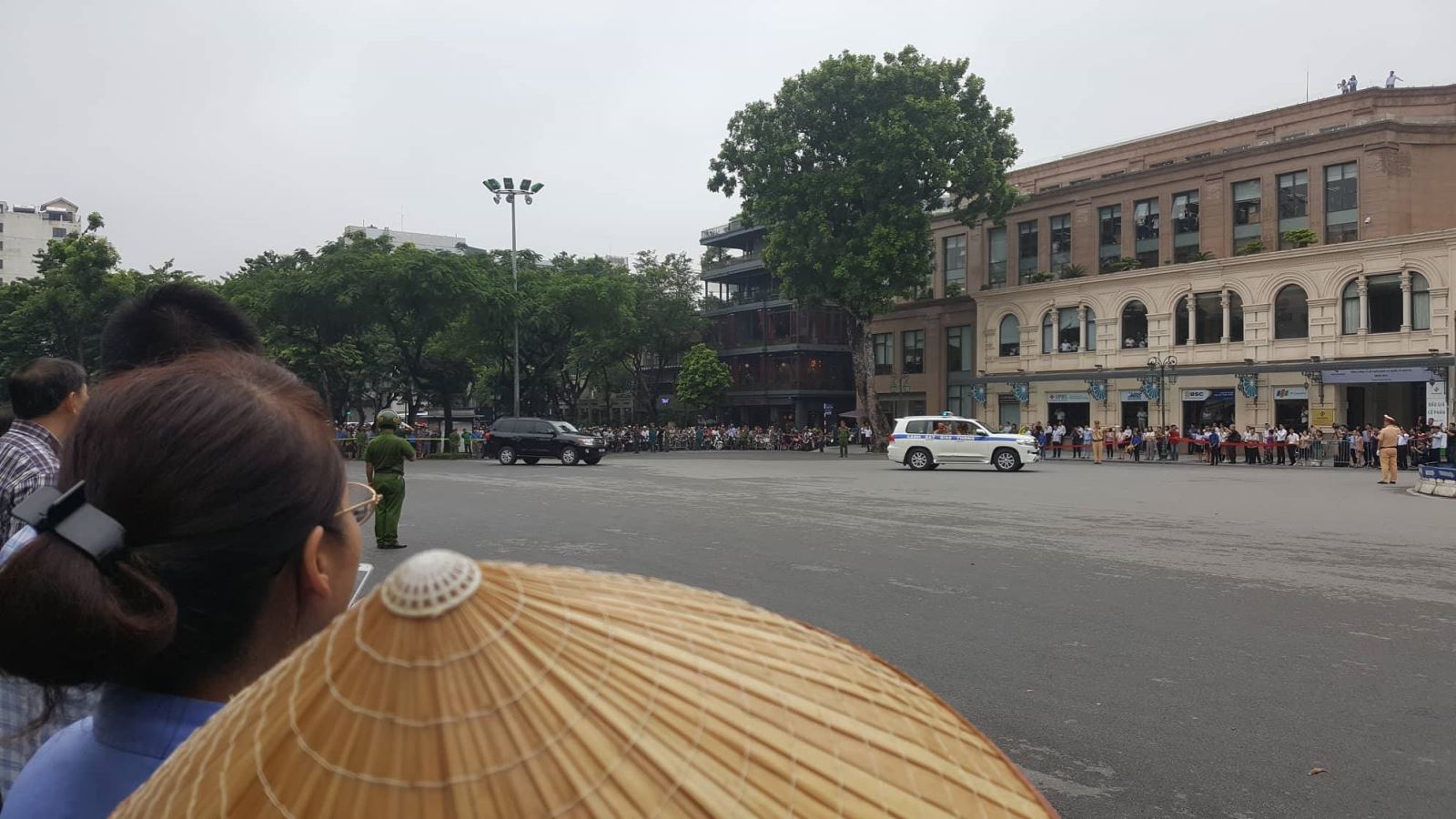 Ch&uacute; th&iacute;ch ảnh