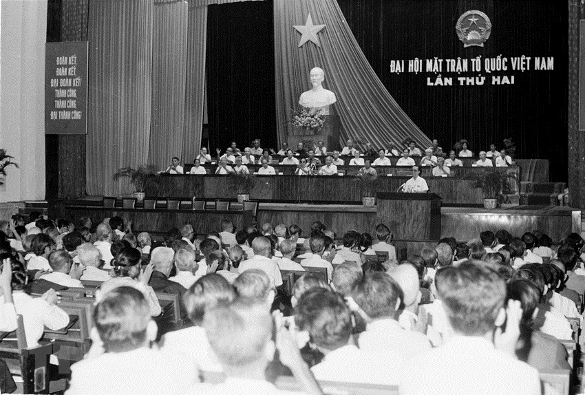 Chủ tịch Mặt trận Tổ quốc Việt Nam Huỳnh Tấn Phát phát biểu tại Đại hội Mặt trận Tổ quốc Việt Nam lần thứ II, tổ chức từ 12-14/5/1983, tại Hà Nội. (Ảnh: Kim Hùng/TTXVN)