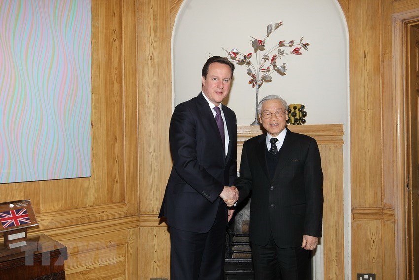Thủ tướng Anh David Cameron đón Tổng Bí thư Nguyễn Phú Trọng, ngày 22/1/2013, tại số 10 phố Downing (London). (Ảnh: Trí Dũng/TTXVN)