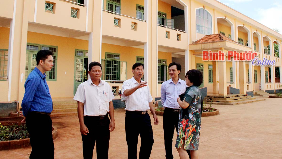 Tổ công tác khảo sát tiêu chí xây dựng trường học trên địa bàn thị xã Phước Long