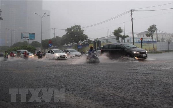 Không khí lạnh tăng cường xuống phía Nam, Nam Trung Bộ có mưa lớn