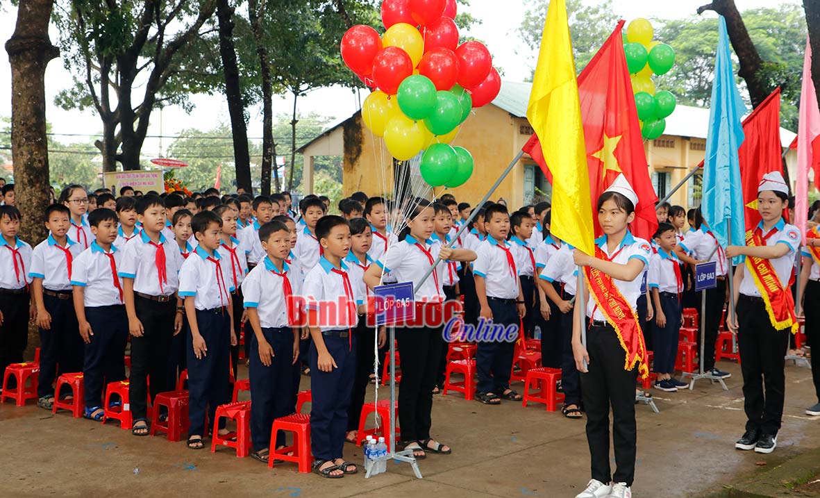 Học sinh Trường THCS Tiến Th&agrave;nh (Đồng Xo&agrave;i) trong lễ khai giảng năm học 2018-2019 (ảnh minh họa) - B.L