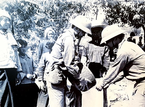 300 tư liệu, hiện vật qu&yacute; tại triển l&atilde;m kỷ niệm 40 năm chiến tranh bi&ecirc;n giới T&acirc;y Nam ảnh 10