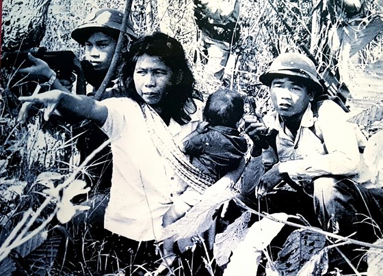 300 tư liệu, hiện vật qu&yacute; tại triển l&atilde;m kỷ niệm 40 năm chiến tranh bi&ecirc;n giới T&acirc;y Nam ảnh 8