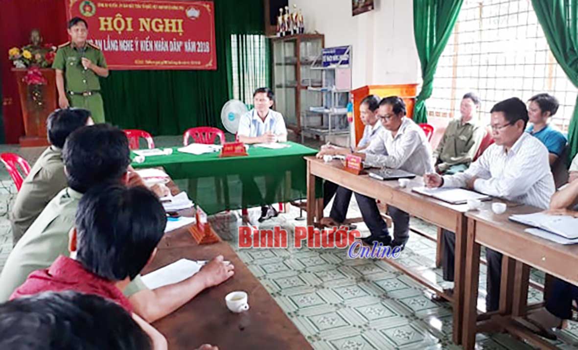 Hội nghị “Công an lắng nghe ý kiến nhân dân” tại ấp 4, xã Đồng Tiến, huyện Đồng Phú
