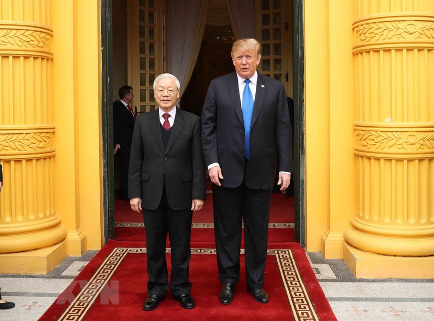 Tổng B&iacute; thư, Chủ tịch nước Nguyễn Ph&uacute; Trọng tiếp Tổng thống Hoa Kỳ Donald Trump. (Ảnh: Tr&iacute; Dũng/TTXVN)