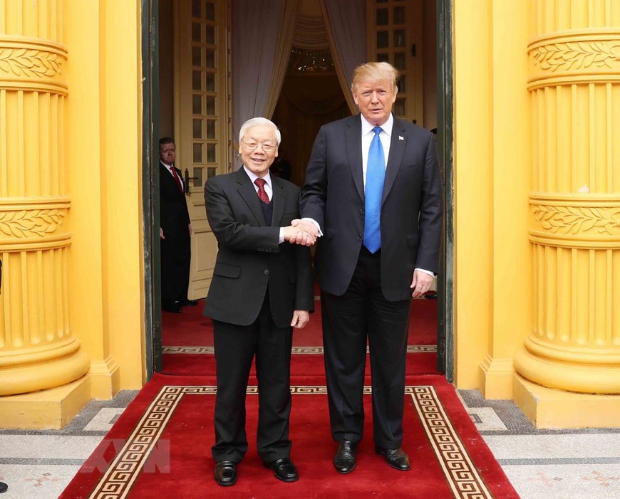 Tổng B&iacute; thư, Chủ tịch nước Nguyễn Ph&uacute; Trọng tiếp Tổng thống Hoa Kỳ Donald Trump. (Ảnh: Tr&iacute; Dũng/TTXVN)