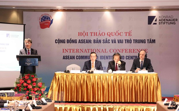 Hoi thao quoc te Cong dong ASEAN: Ban sac va vai tro trung tam hinh anh 1