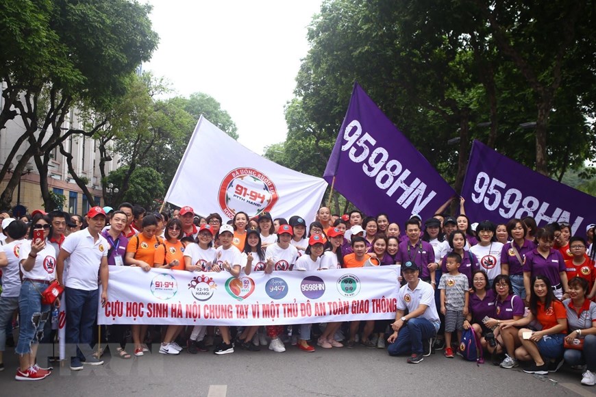  Đông đảo các tổ chức, người dân Thủ đô tham dự lễ phát động. (Ảnh: Minh Quyết/TTXVN)