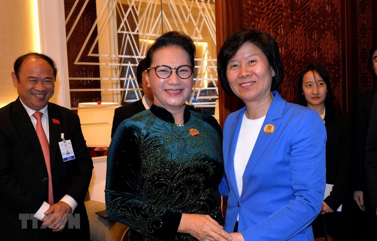 Chủ tịch Quốc hội Nguyễn Thị Kim Ng&acirc;n tiếp Ph&oacute; Chủ tịch Ủy ban Thường vụ Nh&acirc;n đại Trung Quốc. (Ảnh: Trọng Đức/TTXVN)