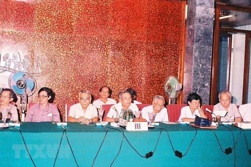  &ETH;o&agrave;n đại biểu TTXVN dự Hội nghị Ban chấp h&agrave;nh OANA lần thứ 10, do TTXVN tổ chức tại H&agrave; Nội từ ng&agrave;y 17-18/6/1989. (Ảnh: Kim H&ugrave;ng/TTXVN)