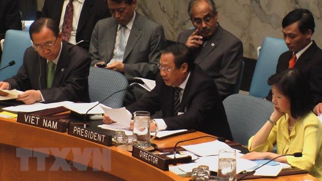  Ng&agrave;y 17-7-2008, tại trụ sở Li&ecirc;n hợp quốc ở New York (Mỹ), Ph&oacute; Thủ tướng Phạm Gia Khi&ecirc;m chủ tr&igrave; phi&ecirc;n thảo luận của Hội đồng Bảo an Li&ecirc;n hợp quốc về chủ đề 'Trẻ em v&agrave; xung đột vũ trang.