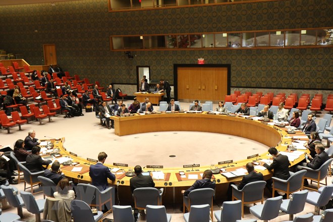  Ng&agrave;y 23-5-2019, tại New York (Mỹ), Hội đồng Bảo an Li&ecirc;n hợp quốc tiến h&agrave;nh phi&ecirc;n Thảo luận mở với chủ đề 'Bảo vệ d&acirc;n thường trong xung đột vũ trang.' Đại sứ Đặng Đ&igrave;nh Qu&yacute;, Trưởng Ph&aacute;i đo&agrave;n đại diện thường trực Việt Nam tại Li&ecirc;n hợp quốc c&oacute; b&agrave;i ph&aacute;t biểu tại phi&ecirc;n thảo luận. Trong ảnh: To&agrave;n cảnh phi&ecirc;n thảo luận mở. (Ảnh: Hữu Thanh/TTXVN)