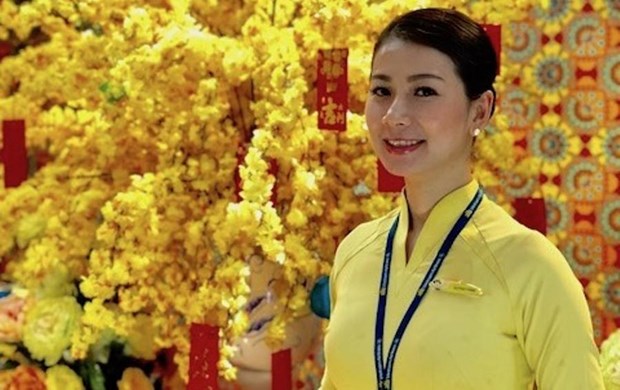 Tiep vien Vietnam Airlines tra lai 13.000 USD khach quen tren may bay hinh anh 1