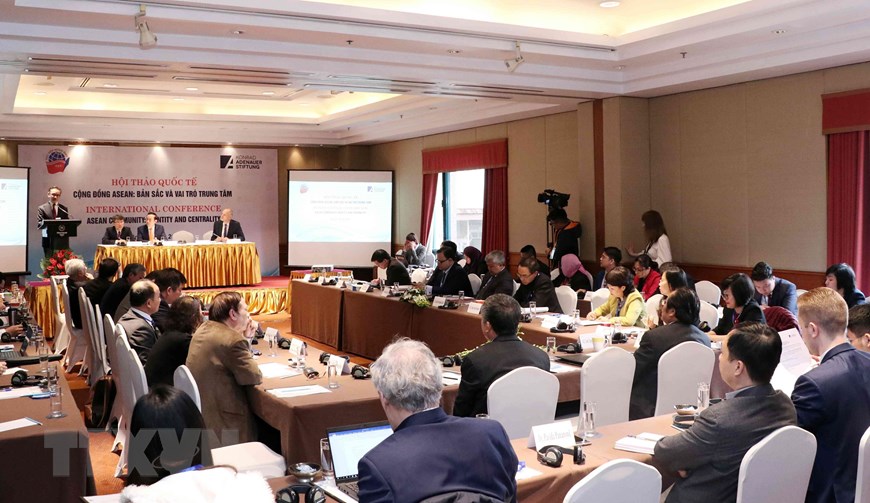  Hội thảo Cộng đồng ASEAN: Bản sắc và Vai trò trung tâm, do Học viện Ngoại giao Việt Nam và Quỹ Konrad Adenauer Stiftung (KAS) tại Việt Nam đồng tổ chức, ngày 19/3/2019, tại Hà Nội. (Ảnh: Văn Điệp/TTXVN)
