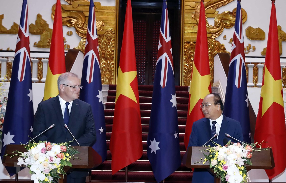 Thủ tướng Nguyễn Xuân Phúc và Thủ tướng Australia Scott Morrison họp báo quốc tế. (Ảnh: Thống Nhất/TTXVN)