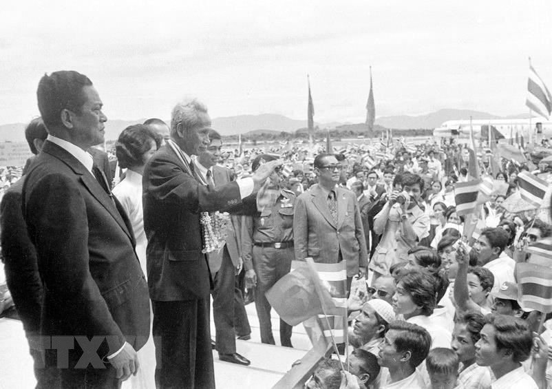 Nhân dân tỉnh Narathiwat (phía Nam Thái Lan) chào đón Thủ tướng Phạm Văn Đồng trong chuyến thăm đầu tiên của một lãnh đạo cấp cao Việt Nam tới Thái Lan (6-10/9/1978) kể từ khi hai nước thiết lập quan hệ ngoại giao. (Ảnh: Xuân Lâm/TTXVN)