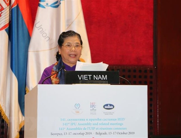 Pho Chu tich Quoc hoi Tong Thi Phong tiep xuc song phuong tai Cuba hinh anh 1