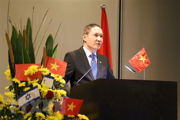 Ky niem ngay QDND va cong bo Sach Trang Quoc phong Viet Nam tai Israel hinh anh 1