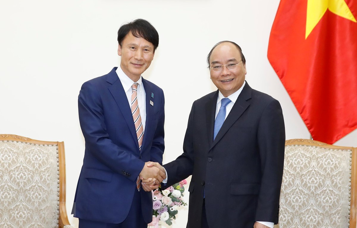 Thủ tướng Nguyễn Xuân Phúc tiếp ông Mitazono Satoshi, Thống đốc tỉnh Kagoshima, Nhật Bản. (Ảnh: Thống Nhất/TTXVN)
