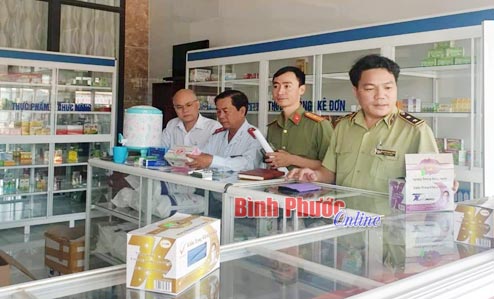 Tăng cường kiểm tra việc bán khẩu trang y tế giá cao