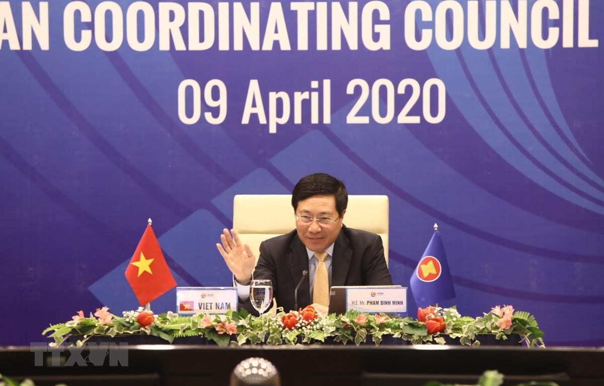 Phó Thủ tướng, Bộ trưởng Bộ Ngoại giao Phạm Bình Minh chủ trì Hội nghị trực tuyến Hội đồng điều phối ASEAN (ACC-25) lần thứ 25 sáng 9/4/2020,. (Ảnh: Văn Điệp/TTXVN)