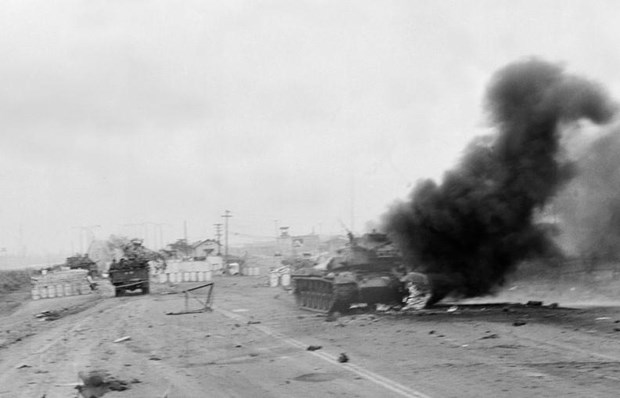 12 ngay dem pha “canh cua thep” Xuan Loc, tien vao giai phong Sai Gon hinh anh 1