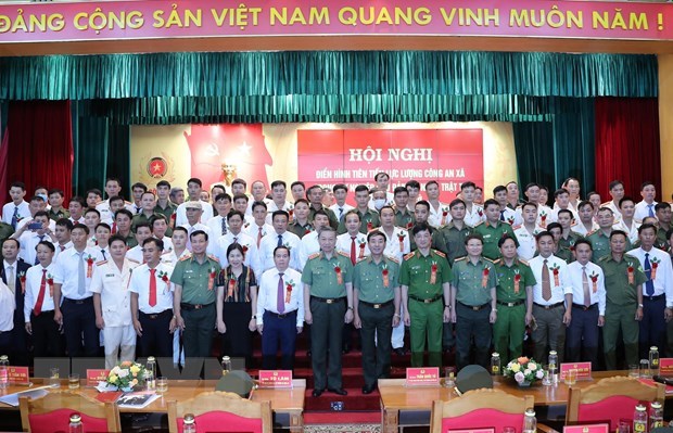 Bo truong To Lam: Luc luong Cong an da gan dan hon, bam sat co so hon hinh anh 2