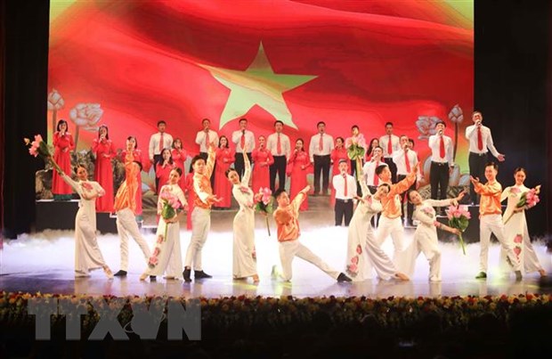 Doi ngu tri thuc, nghe sy cong hien vi khat vong Viet Nam hung cuong hinh anh 2