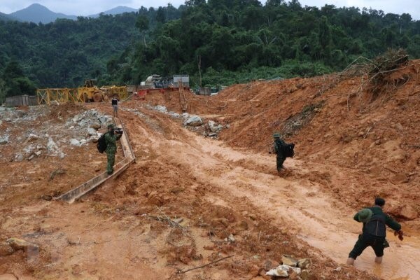 Vu sat lo nha may Thuy dien Rao Trang 3: Tham lang vi nhan dan hinh anh 2