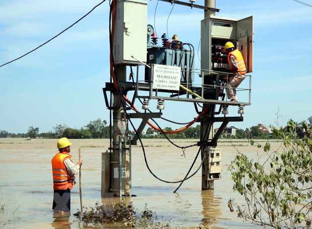 Bao so 8 vao mien Trung nhung co kha nang suy yeu khi vao dat lien hinh anh 1