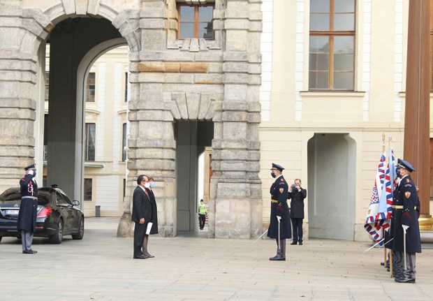 Tong thong Sec danh gia cao su phat trien hop tac voi Viet Nam hinh anh 2