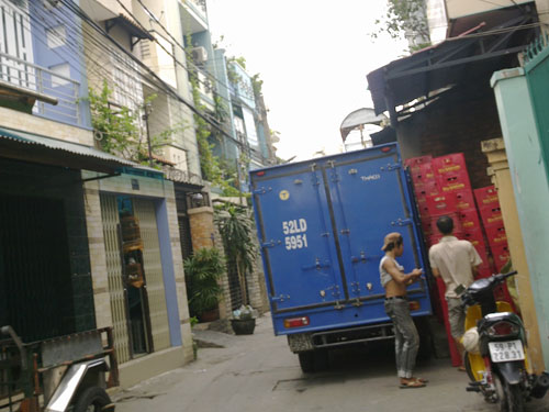 Triệt ph&aacute; cơ sở l&agrave;m giả bia Heineken, Tiger