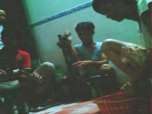 Triệt ph&aacute; cơ sở l&agrave;m giả bia Heineken, Tiger