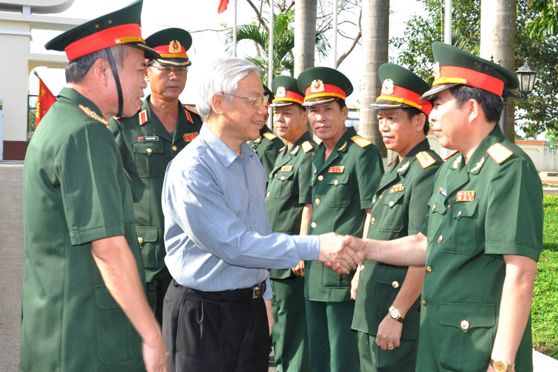 tong bi thu nguyen phu trong lam viec tai binh doan 16