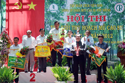 Công ty cao su Phú Riềng tổ chức hội thi thợ giỏi năm 2012