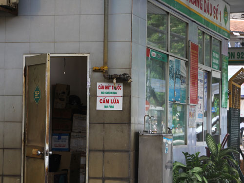 Cửa hàng xăng dầu ‘sống’ trong thấp thỏm, lo âu 1