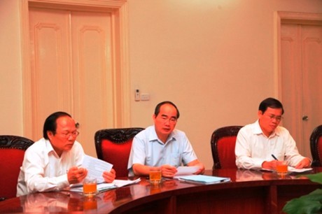 Ph&oacute; Thủ tướng Nguyễn Thiện Nh&acirc;n dự cuộc họp Ban Chỉ đạo TƯ phong tr&agrave;o to&agrave;n d&acirc;n đo&agrave;n kết x&acirc;y dựng đời sống văn h&oacute;a, ng&agrave;y 22-7