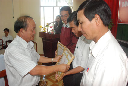 Năm 2011, doanh thu khối doanh nghiệp đạt trên 7 ngàn tỷ