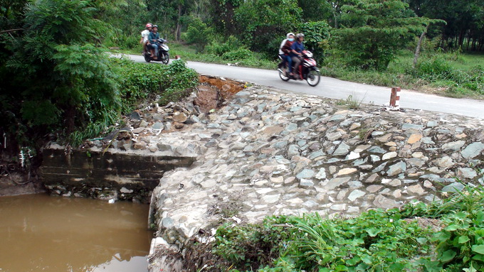 Nhiều người, xe đã bị nước cuốn trên “đoạn đường tử thần”